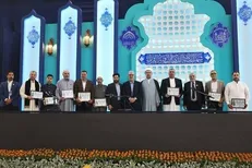 تجلیل آستان قدس حسینی از فعالان ختم قرآن کریم در ماه رمضان