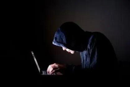 هکر ۲۰۰ گوشی آیفون به دام پلیس افتاد