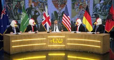 ذکریایی به شبکه افق آمد/ پرداخت طنزگونه به موضوعات حوزه بین‌الملل