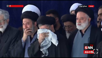 حضور فرزندان رهبرشهید انقلاب در مصلی تهران+ فیلم