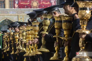 همزمان با سالروز شهادت حضرت فاطمه(س) از ساعت ۹ صبح دسته عزای خادمان و زائران حرم مطهر بانوی کرامت از مسجد امام حسن عسکری علیه السلام تا حرم مطهر حضرت معصومه سلام الله علیها برپا 