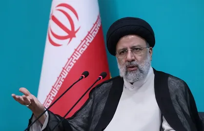 رئیسی: اطلاع کامل از اقدامات دولت حق مردم است / مسئولان در برابر شبهات منفعل نباشند