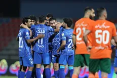 خلاصه بازی استقلال 1-0 مس رفسنجان / آبی ها بدون مربی صدرنشین لیگ شدند +عکس