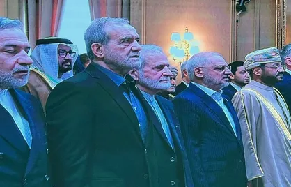 حضور پزشکیان و عراقچی در مجمع گفتگوی تهران