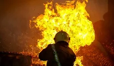 آتش‌سوزی در محوطه باز سازمان میراث فرهنگی/ حریق تلفات جانی نداشت +عکس