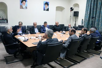 گلایه از بخشنامه&zwnj;های متعدد و پی در پی محدود&zwnj;کننده صادرات/ خودتحریمی در داخل همزمان با تحریم&zwnj;های خارجی از مشکلات اساسی ماست