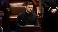 آکسیوس: مکالمه زلنسکی با فرستادگان ترامپ طولانی و درباره مسائل ارضی بود