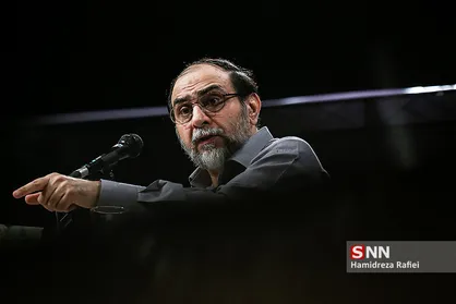 پرچم امربه&zwnj;معروف دست دانشجویانی است که به بلوغ فکری سیاسی رسیده&zwnj;اند