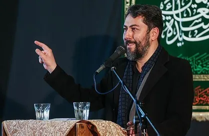 شعرخوانی احمد بابایی برای شهدای گمنام