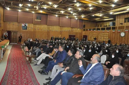 گردهمایی هنرمندان و ورزشکاران در بازداشتگاه اوین/ زندانیان &laquo;روز پدر&raquo; را در کنار چهره&zwnj;ها جشن گرفتند