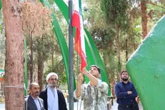 اهتزاز پرچم ایران و طنین سرود ملی در آغاز سال تحصیلی دانشگاه ملی مهارت استان سمنان+فیلم
