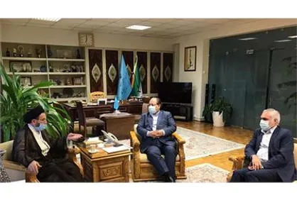 تقدیر نماینده ولی فقیه در لرستان از کمک شریعتمداری به سیل زدگان استان