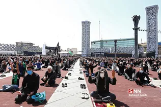 عزاداری ظهر عاشورا در میدان امام حسین (ع)