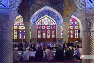 محفل انس با قرآن کریم در مسجد تاریخی نصیرالملک شیراز