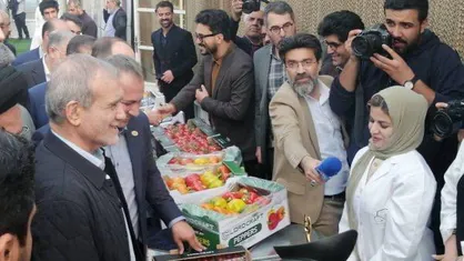 بازدید رئیس&zwnj;جمهور از گلخانه مکانیزه ورامین
