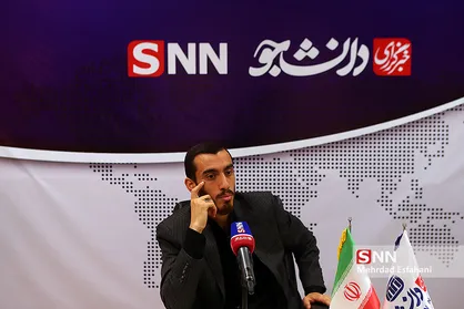 مداحی انقلابی باید ماموریت&zwnj;محور باشد/ از کارهای دولتی گریزانم/ انقلابی&zwnj;گری چوب نیست!