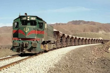 حرکت نخستین قطار نفتی از دورود/ تقویت زیرساخت‌های صادراتی لرستان