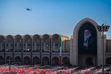 اقامه نماز بر پیکر رهبر شهید انقلاب در مصلی تهران (۱)