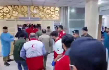 تصادف اتوبوس و مینی&zwnj;بوس حامل زائران ایرانی در محور نجف &ndash; بصره / اعزام ۱۰ تیم عملیاتی هلال&zwnj;احمر به عراق