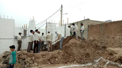 جمعی از دانشجویان دانشگاه خوارزمی در مناطق زلزله&zwnj;زده کرمانشاه اردوی جهادی برگزار کردند