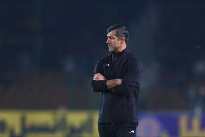 کریم باقری: کنار پرسپولیس هستم اما سرمربی نمی&zwnj;مانم؛ باشگاه به فکر باشد!