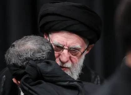 رهبر انقلاب: آقای کریمی! یادت باشد یک &laquo;ای ایران سرای امید&raquo; هم به من بدهکار هستی...+ فیلم
