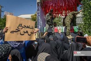 تشییع ۲ شهید حادثه تروریستی حرم شاهچراغ(ع)
پیکر مطهر شهدای حادثه تروریستی حرم شاهچراغ (ع) ساعت ۹ صبح چهارشنبه ۲۵ مرداد۱۴۰۲ از میدان شهدا تا حرم مطهر احمد بن موسی شاهچراغ (ع) شیراز تشییع شد.