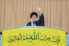 قاب ماندگار نماز جمعه نصر با آیه «فَإِنَّ حِزْبَ اللَّهِ هُمُ الْغَالِبُونَ»