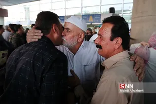 بازگشت اولین کاروان حجاج از سفر حج