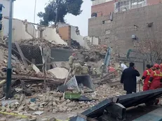 نجات معجزه‌آسا یک هموطن در میان ویرانی حملات هوایی + فبلم