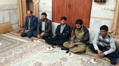 دانشجویان بسیجی دانشگاه آزاد زاهدان با خانواده شهید &laquo;غلامعلی هدایتی فر&raquo; دیدار کردند
