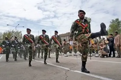 بسیج دانشجویی ۲۰ دانشگاه&zwnj; اصفهان از مواضع فرمانده کل ارتش تقدیر کرد/ ارتش بازویی توانمند در کنار سپاه است
