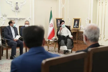 دیدار جمعی از مقامات لشکری و کشوری با رئیس&zwnj;جمهور