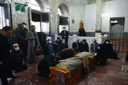 پیکر علی اصغر زارعی به خاک سپرده شد