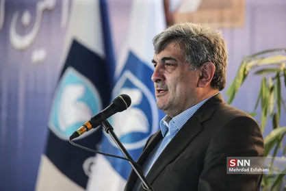 شهردار تهران آرای خود را به صندوق انداخت