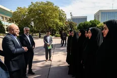 دیدار جمعی از زنان پلیس با رئیس مجلس همزمان با هفته انتظامی