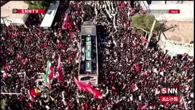میزبان سربلند/ مشایعت باشکوه مهمان شهید از خیابان امام رضا تا حرم رضوی