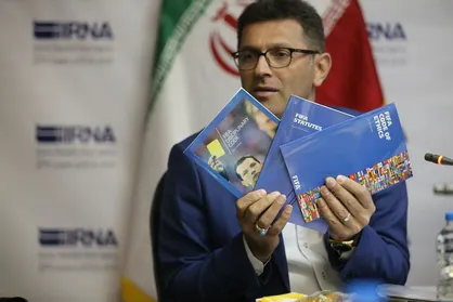 باید دید مجلس چطور صلاح می&zwnj;داند؛ آیا می&zwnj;خواهد فوتبال ایران الزامات و تعهدات FIFA را اجرا کند یا نه؟!/ فعلا خبری از VAR نیست! + فیلم