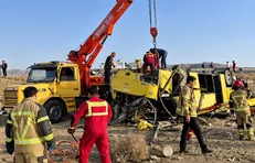 واژگونی اتوبوس کرمانشاه ـ تهران در آزادراه همدان ساوه / ۱۱ کشته و ۲۴ مصدوم برجا ماند