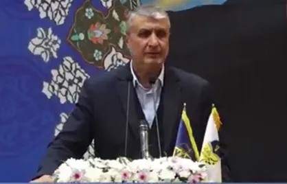 پرداختن به مکتب شهید سلیمانی فی نفسه عبادت است/ حاج قاسم سوا نمی&zwnj;کرد با همه بود