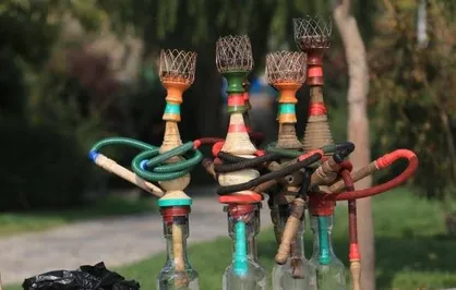 اعتراض برخی نمایندگان مجلس به ممنوعیت عرضه قلیان!/ چرا قهوه خانه را بخاطر عرضه قلیان می&zwnj;بندید؟