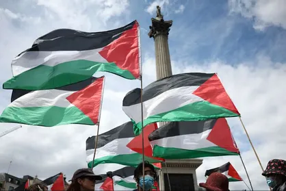 حمله گردشگران اسرائیلی در اسپانیا به یک غذا فروشی خیابانی به دلیل برافراشتن پرچم فلسطین