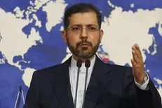 خطیب‌زاده: آمریکا دلار را به یک سلاح تبدیل کرده است