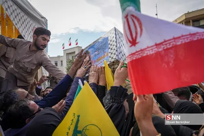 آیین تشییع پیکر شهیده کرباسی و شهید محمد صباحی در شیراز