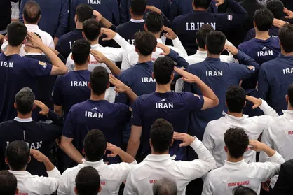 گزارش تصویری/ سلام نظامی مدال&zwnj;آوران ورزشی و المپیادهای علمی جهانی با رهبر انقلاب