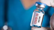 FDA به تولیدکنندگان واکسن توصیه می‌کند شروع به ساخت دوز تقویت کننده کووید-۱۹ کنند