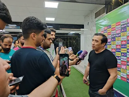 خداداد عزیزی: فحاشی به بازیکنان در ورزشگاه&zwnj;ها باید متوقف شود
