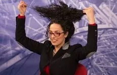 بستری می‌شود؟ یا به خود و اطرافیان آسیب می‌زند؟!