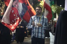 شعار حیدر حیدر مردم سمنان در شب ۱۹۹ اقتدار/ سمنانی‌ها با برافراشتن پرچم سه رنگ ایران و سردادن شعار‌های حماسی از انقلاب اسلامی حمایت کردند+فیلم