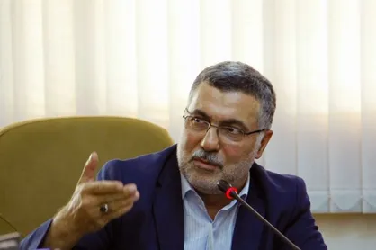 ظفرقندی آقای اشتباه کردن در بحران&zwnj;هاست!